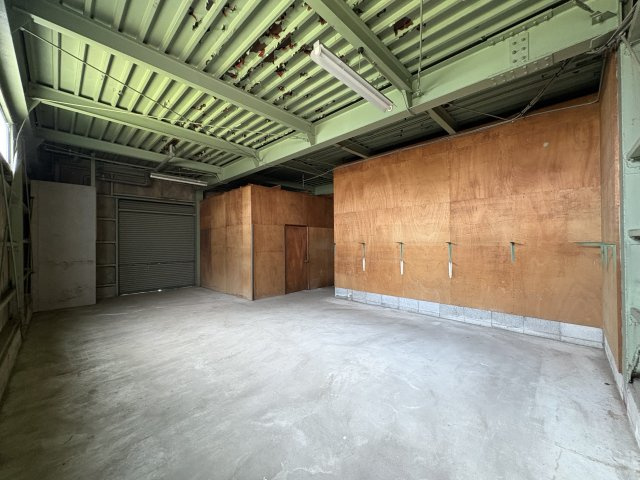 久喜青葉住居付店舗倉庫のその他|1F裏手側倉庫