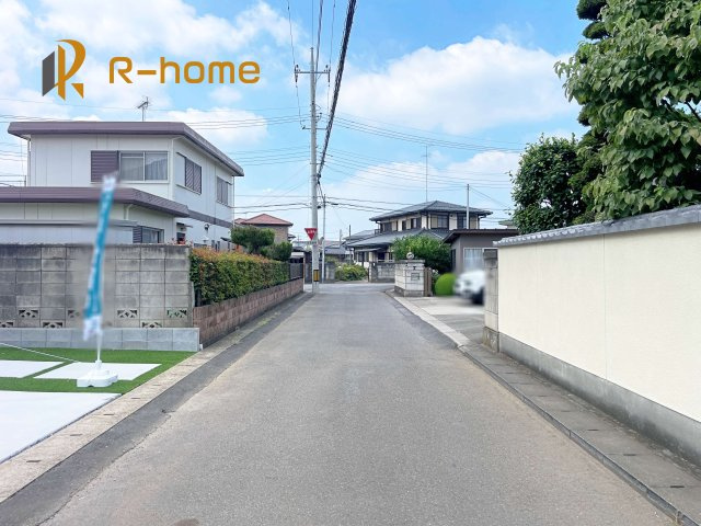 土浦市中高津IV　新築戸建て　B号棟の前面道路含む現地写真|『今から見たい！』大歓迎です♪
お気軽にＲ－ｈomeまでお問い合わせください。