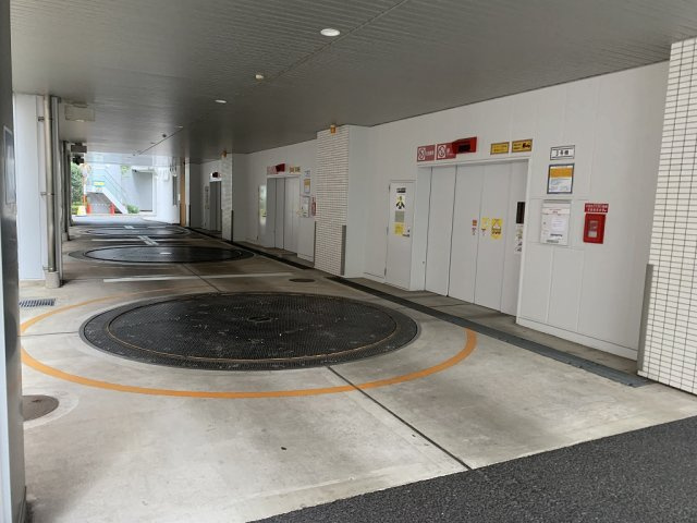 TOKYO TIMES TOWERの駐車場