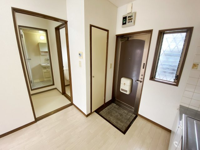 栄和ホームタウンの玄関