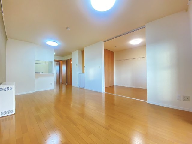 メゾンマスト盛南中央Ⅱの居間・リビング