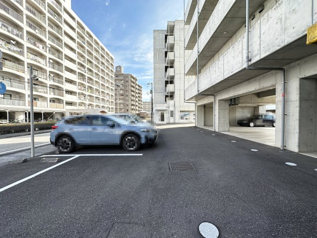 Calm.esの駐車場