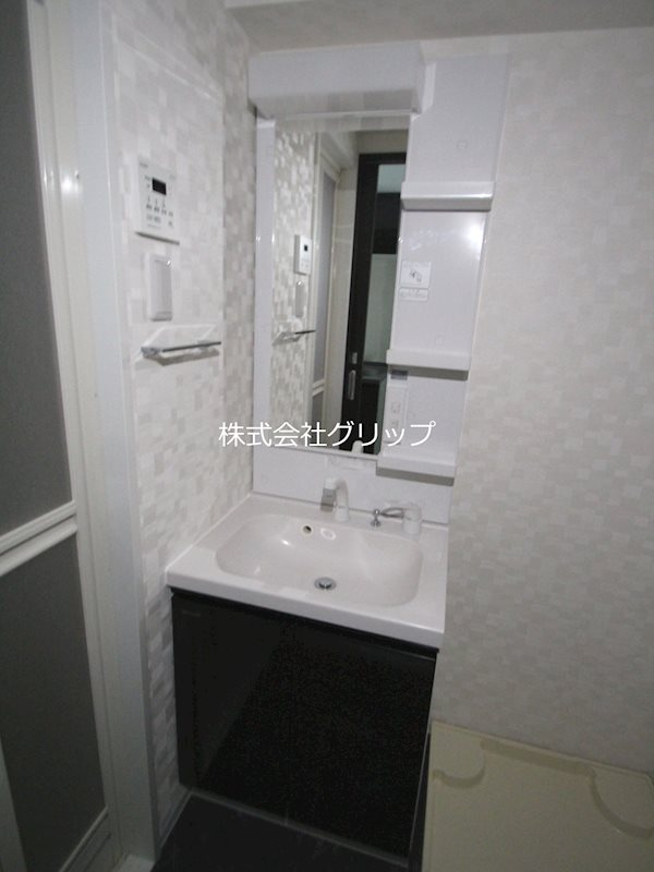 S-RESIDENCE横濱阪東橋の独立洗面台