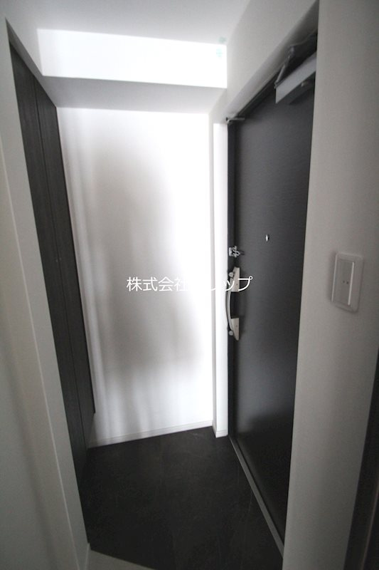 S-RESIDENCE横濱阪東橋の玄関