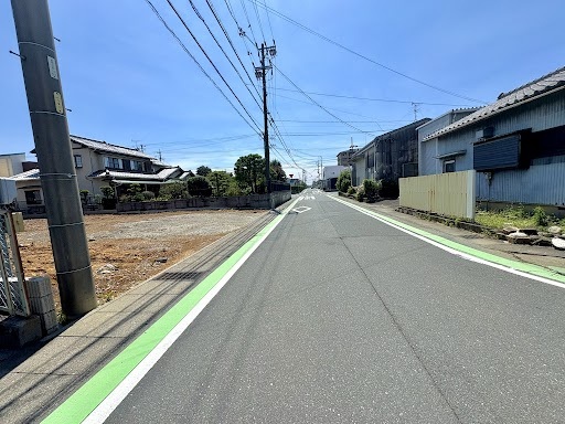 売新築戸建　中央区高丘北2丁目 B棟の前面道路含む現地写真|前面道路は幅員7.5ｍ、車の出し入れも楽々です〇