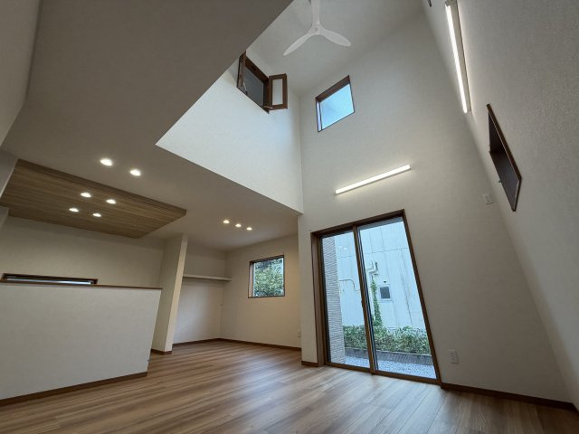 【居間・リビング】