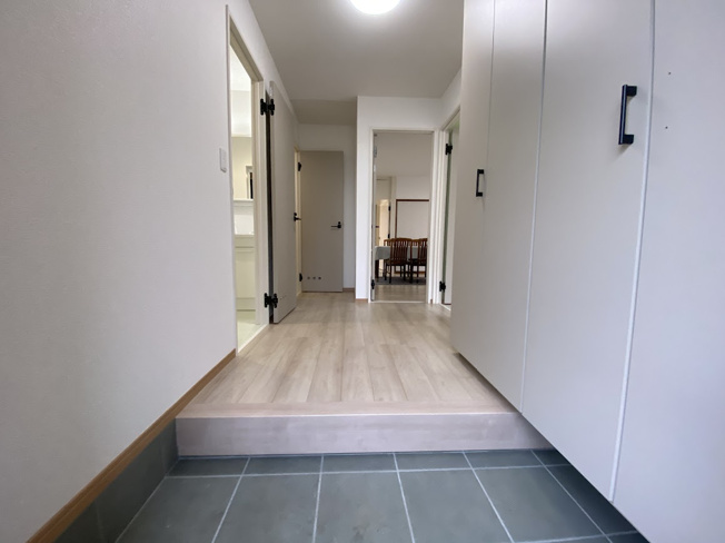 【玄関】 | 東区長嶺東8丁目