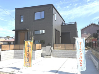 【外観】 | グランファミーロ清見台　新築戸建　木更津駅 | 【災害に強い家】制震ダンパー、太陽光パネル、V2H、ハイブリッド給湯器搭載！
地震に強く、停電しても車から電気を供給可！海抜も高いので津波も安心！
詳しくはスタッフまでお問い合わせ下さい。