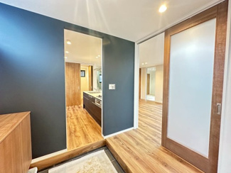 【玄関】 | グランファミーロ清見台　新築戸建　木更津駅 | 玄関からキッチンへ直行できる優れた動線。重たいお買い物袋を持ってリビングを通らなくても済むので、ストレスが軽減しますね♪