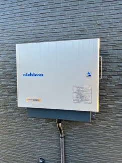 【発電・温水設備】 | グランファミーロ清見台　新築戸建　木更津駅 | 光熱費を抑えるハイブリッド給湯器になります。
ガスと電気の両立で効率よくお湯を生成します。