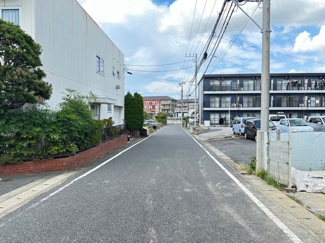 【前面道路含む現地写真】 | グランファミーロ清見台　新築戸建　木更津駅 | 【災害に強い家】制震ダンパー、太陽光パネル、V2H、ハイブリッド給湯器搭載！
地震に強く、停電しても車から電気を供給可！海抜も高いので津波も安心！
詳しくはスタッフまでお問い合わせ下さい。
