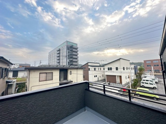 【展望】 | グランファミーロ清見台　新築戸建　木更津駅 | 前に高い建物がないので陽当たりを遮ることもなく、周囲からの目を気にせずに洗濯物を干しておくことができます。
スペースも充分に確保され陽当たりも良いので、小さなガーデニングスペースとしても活用できます♪