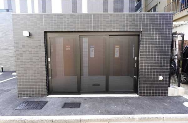 メイクスアート太閤通のエントランス