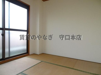 【内装】 | 第三光永住 | 畳の部屋の窓際でゆっくりしましょう。