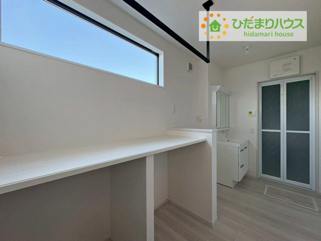 ひたちなか市中根12期　新築戸建の脱衣所|ゆったりとした脱衣所は、朝の支度の時間が重なっても、ストレスなく準備ができます!(^^)!