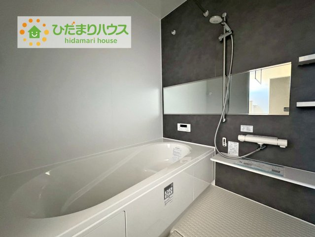 ひたちなか市中根12期　新築戸建の浴室|清潔感のある浴室は自分一人のリラックス空間を演出してくれます。もちろんお子様と一緒でも十分な広さがあり快適です(^^♪