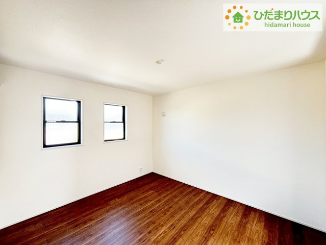 ひたちなか東石川第13　新築戸建　5号棟の寝室|壁紙はシンプルで清潔なホワイトで統一しています。朝の光をたっぷり浴びながら一日をスタート！目覚めは明るくあたたかな場所で。
