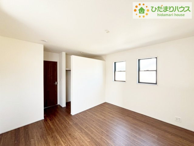 ひたちなか東石川第13　新築戸建　5号棟の寝室|夏場に心地良いひんやり感はフローリングならでは☆彡