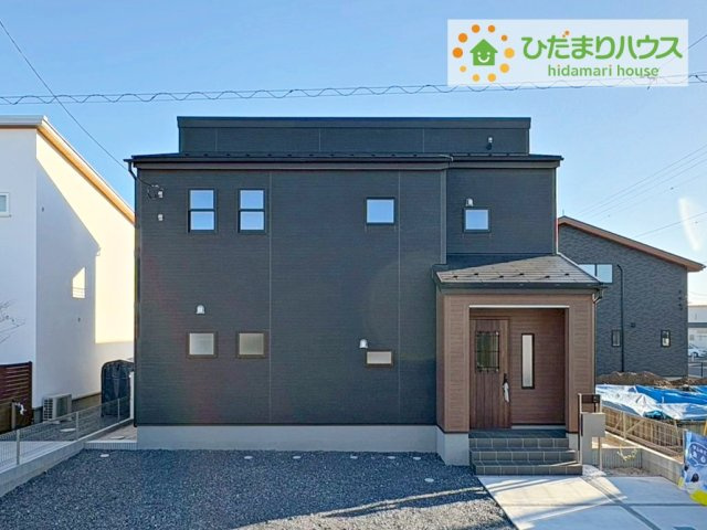 ひたちなか東石川第13　新築戸建　5号棟の外観|明るい光が差し込む開放感あふれる住まいです。