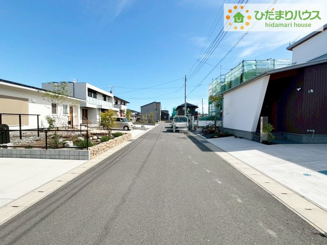ひたちなか東石川第13　新築戸建　5号棟の前面道路含む現地写真|車通りも少ないので運転が苦手な方でも安心して駐車できます