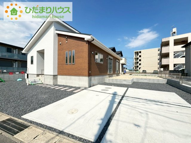 ひたちなか市稲田4期　新築戸建　1号棟の駐車場|マイホームなら駐車場代がかかりません。しかも、自宅の駐車場で洗車ができます！今までコイン洗車に行っていた手間も省けて、節約にもつながります(^^♪