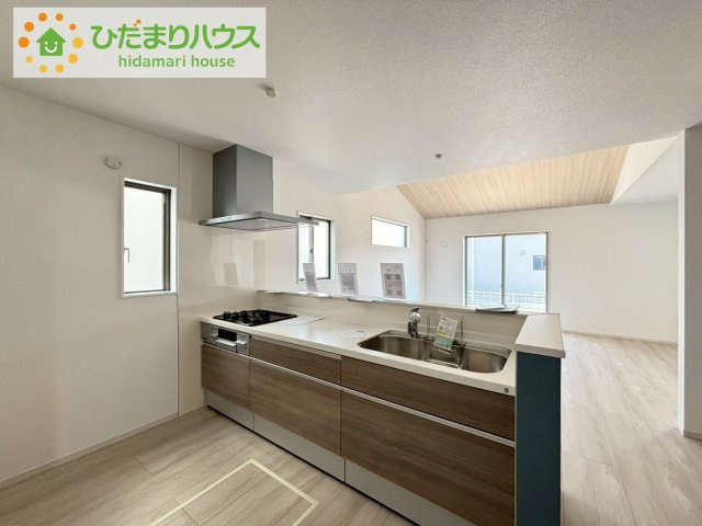 ひたちなか市稲田4期　新築戸建　1号棟のキッチン|料理をしながらでも、ご家族との会話を楽しめる対面式キッチン