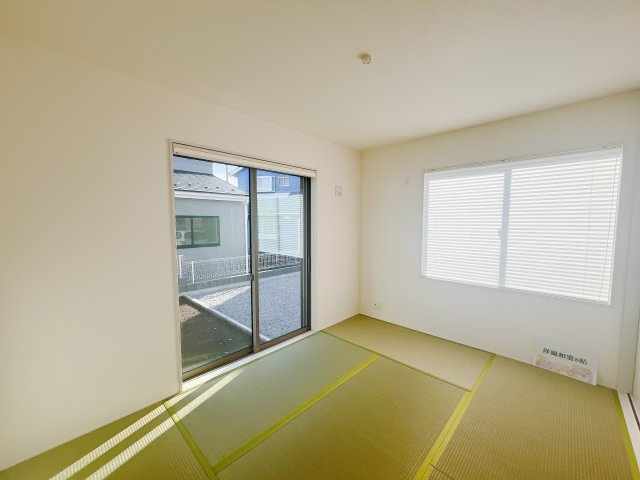 【新築戸建】第3前橋青柳の和室|和室でしか味わえない畳ならではの香りや素材で和のやすらぎを感じてください♪畳にはリラックス効果があるといわれています。のんびりするならやっぱり和室が一番ですね♪
