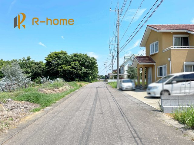 土浦市おおつ野3期　新築戸建て　1号棟の前面道路含む現地写真|『今から見たい！』大歓迎です♪
お気軽にＲ－ｈomeまでお問い合わせください。