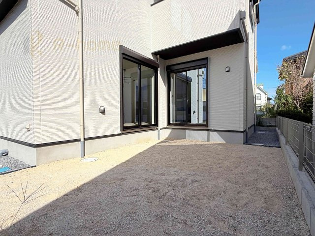 土浦市おおつ野3期　新築戸建て　1号棟の庭|お家時間を満喫できるお庭！お子様の遊び場やガーデニングスペースに♪