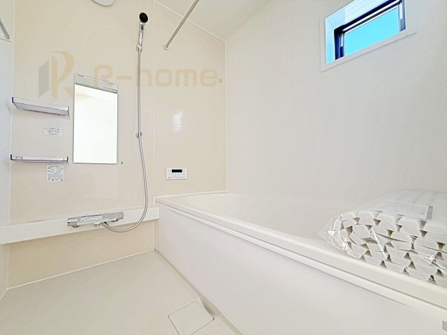 土浦市おおつ野3期　新築戸建て　1号棟の浴室|１坪タイプの大きなお風呂で、小さなお子様とご一緒に入浴いただける広さです！