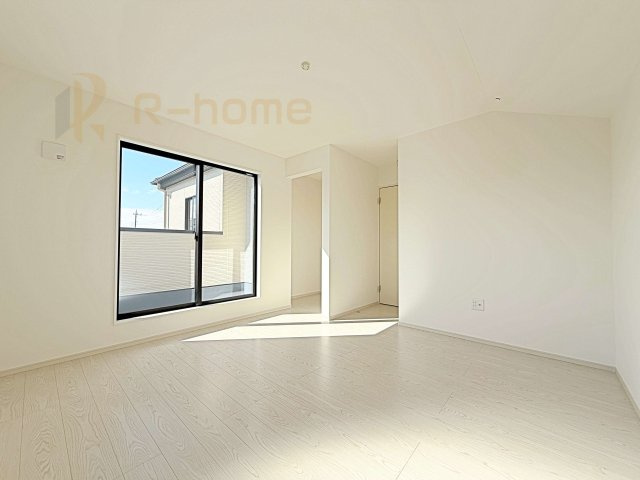 土浦市おおつ野3期　新築戸建て　1号棟の洋室|収納便利なウォークインクローゼット付きの洋室♪
明るく風通しの良いお部屋です♪