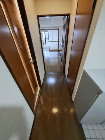 HACHIBUSE鳴尾の内装