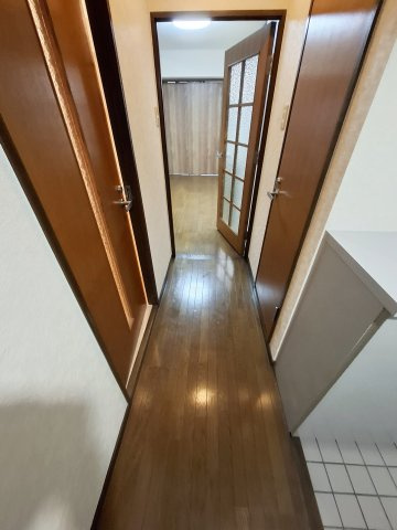 HACHIBUSE鳴尾の内装