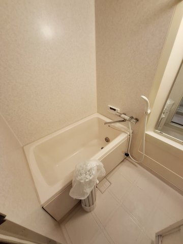 HACHIBUSE鳴尾の浴室