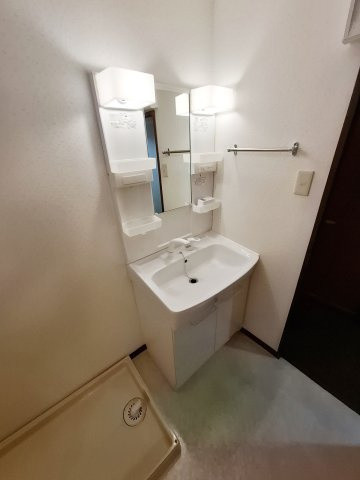 HACHIBUSE鳴尾の洗面所