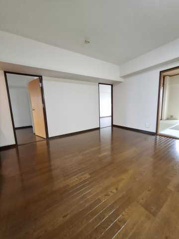 HACHIBUSE鳴尾の居間・リビング