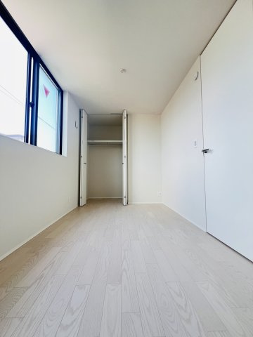 デザインを纏う湘南・辻堂Lifeの洋室