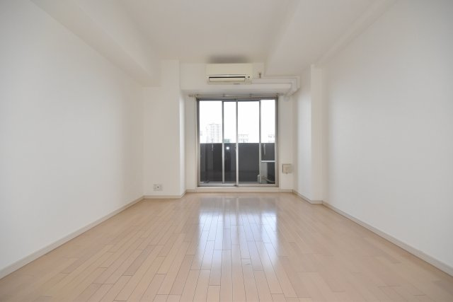 エスライズ難波EASTの居間・リビング