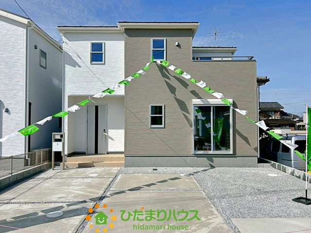 久喜栗橋東　新築一戸建て　02　リーブルガーデンの外観|ツートンカラーの柔らかい外観です！！