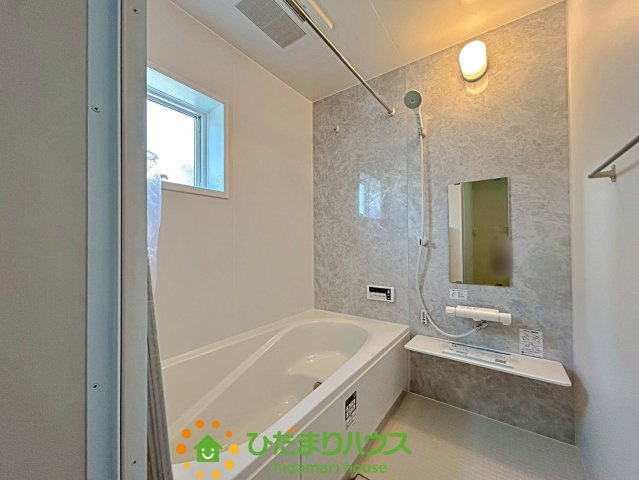 久喜栗橋東　新築一戸建て　03　リーブルガーデンの浴室|壁にはマグネットで浮かせて収納ができます！