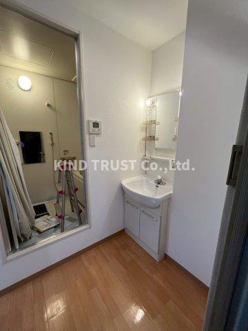 西本ビルの洗面所|忙しい朝には欠かせない洗面所です