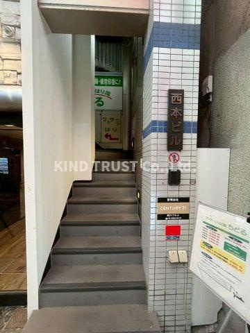 西本ビルのエントランス|落ち着いたエントランスです