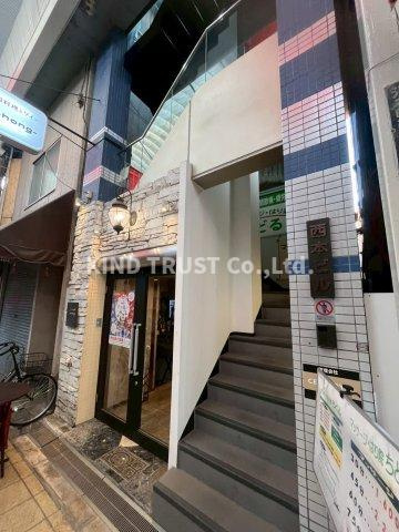 西本ビルのエントランス|毎日通るエントランスはこのようになっています