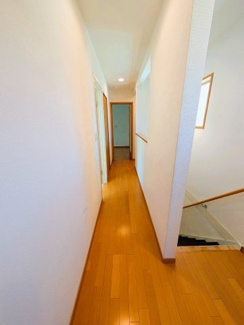 【構造・工法・仕様】 | ◇庭付◇並列２台◇カーポート◇鹿沼市三幸町 売戸建 | 明るい2階廊下♪
