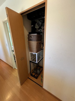 【収納】 | ◇庭付◇並列２台◇カーポート◇鹿沼市三幸町 売戸建 | 2階の廊下収納は2ヶ所ございます♪