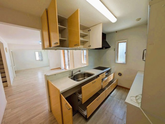 【キッチン】 | ◇庭付◇並列２台◇カーポート◇鹿沼市三幸町 売戸建 | 収納豊富なシステムキッチン♪