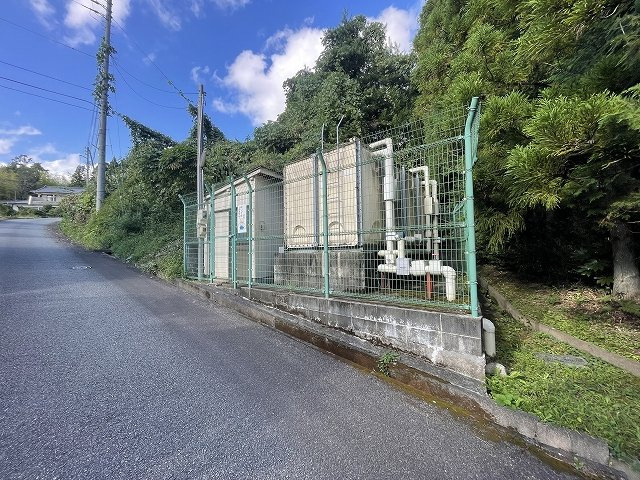 大久町大久字板木沢　自然豊か　海竜の里公園近く　高台　★　売地の周辺|上水道はポンプ小屋に貯めて各家庭に正常水圧で送水。いわき市の施設です。