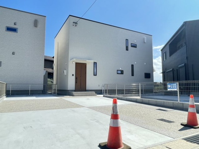 【外観】 | 沖田町　エクリュ　②号棟