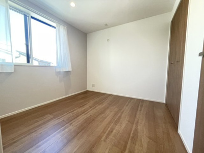 【洋室】 | 沖田町　エクリュ　④号棟 | 洋室①