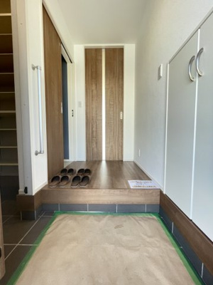 【玄関】 | 沖田町　エクリュ　④号棟